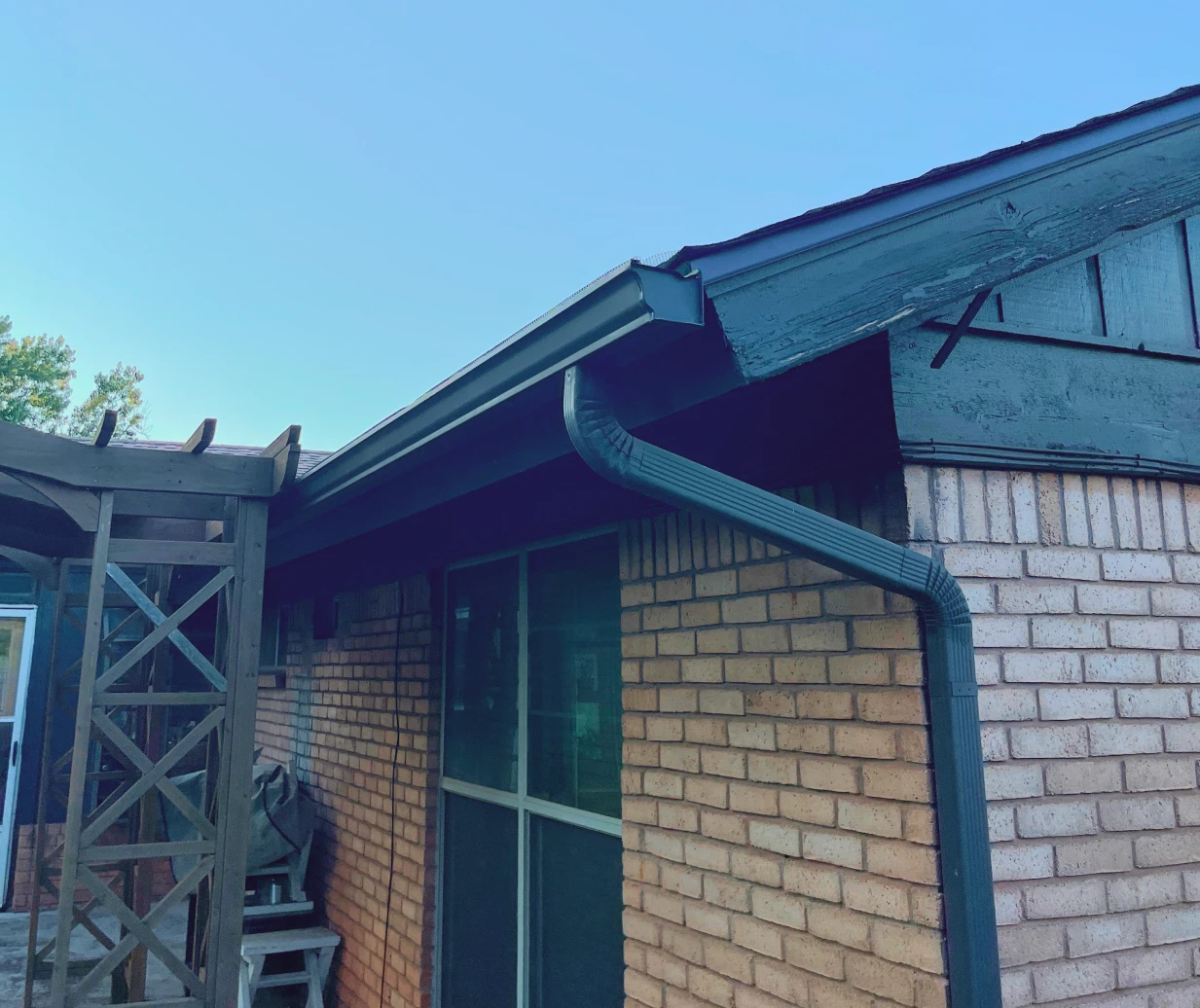 black gutter content